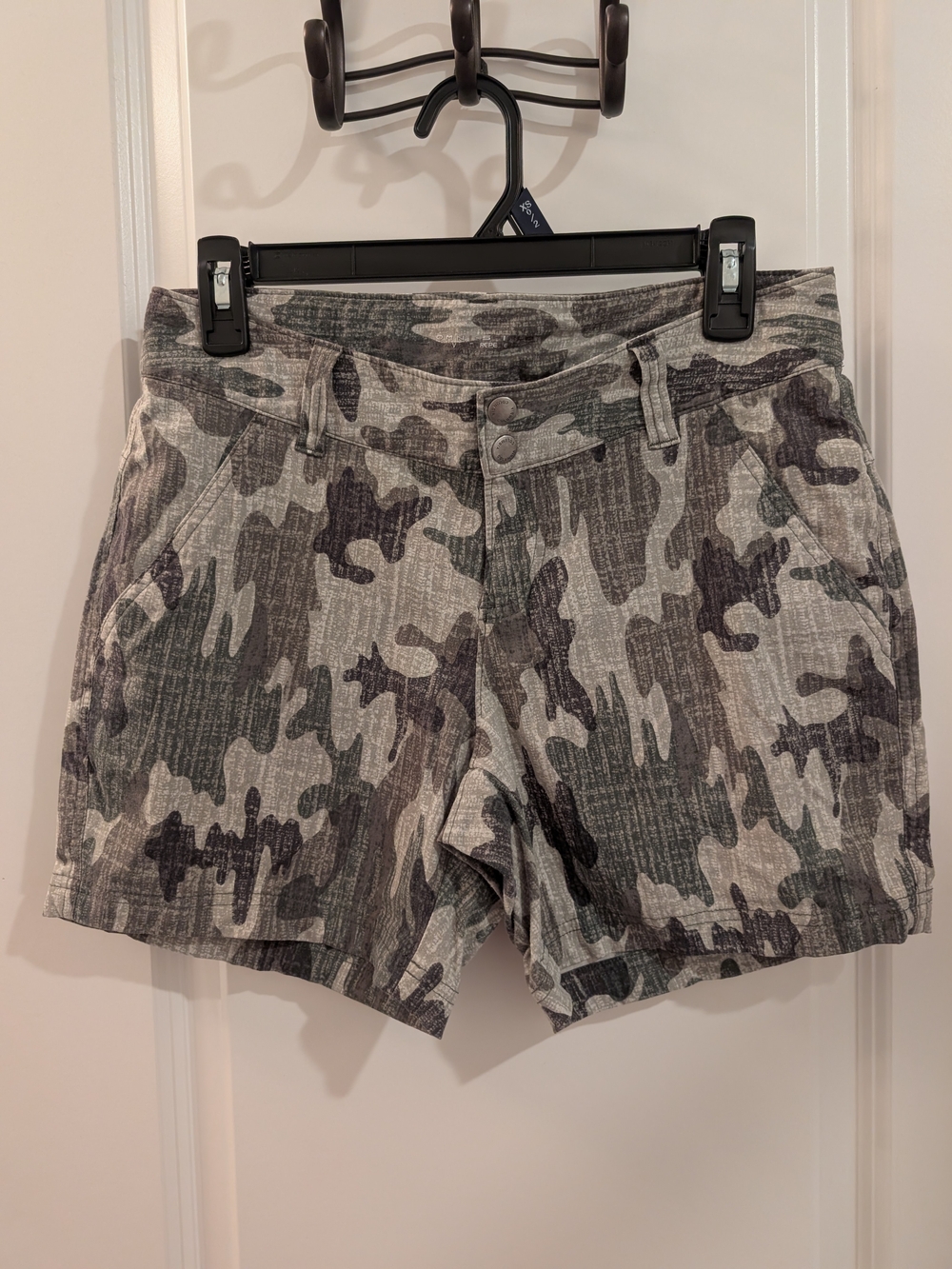 Columbia Women's Green Camouflage Shorts
